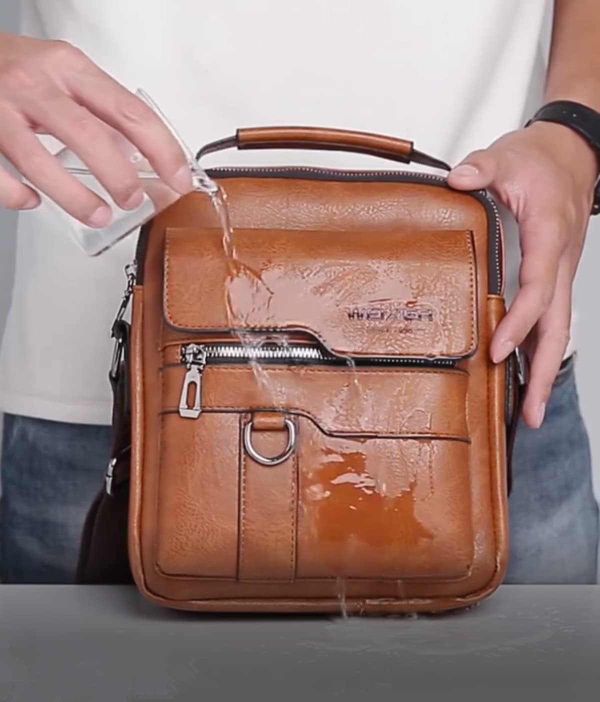 Bolso Bandolera Hombre de Piel Vintage Impermeable para Viaje - Marrón Claro